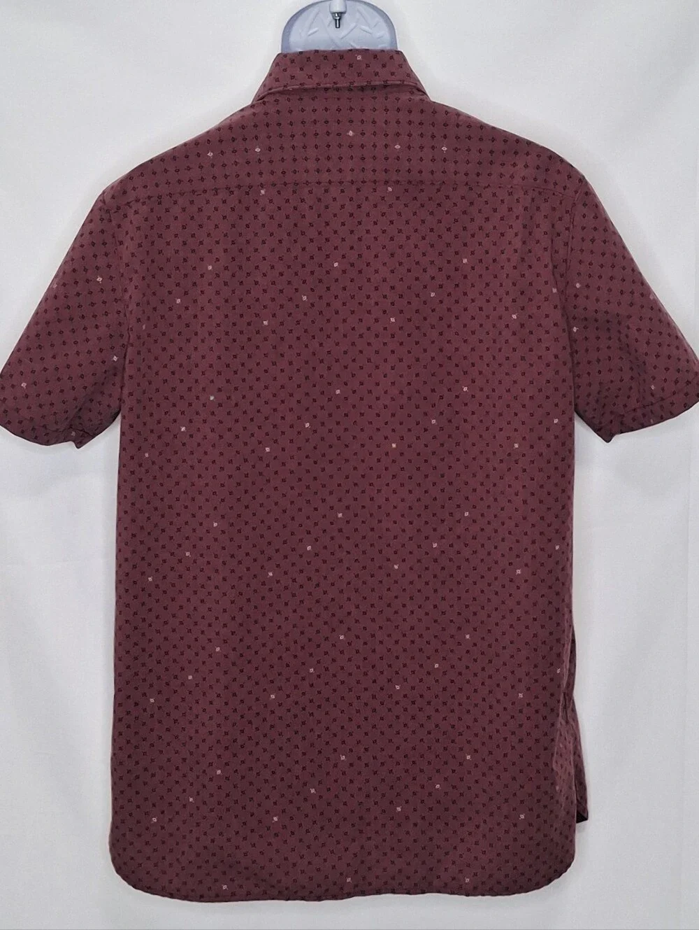 The North Face Men's Short-Sleeve Button-Down Shirt in Burgundy Microprint